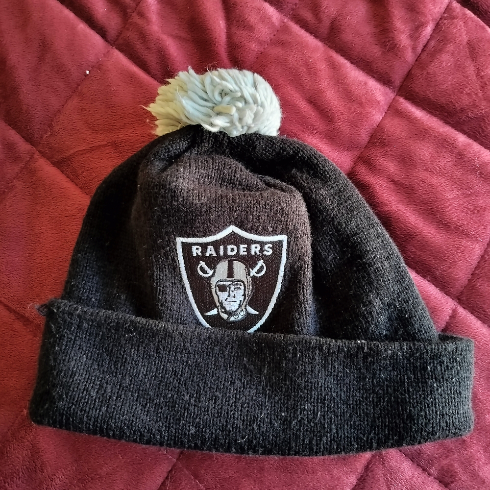 Mitchell & Ness Raiders Black Beanie with Pom